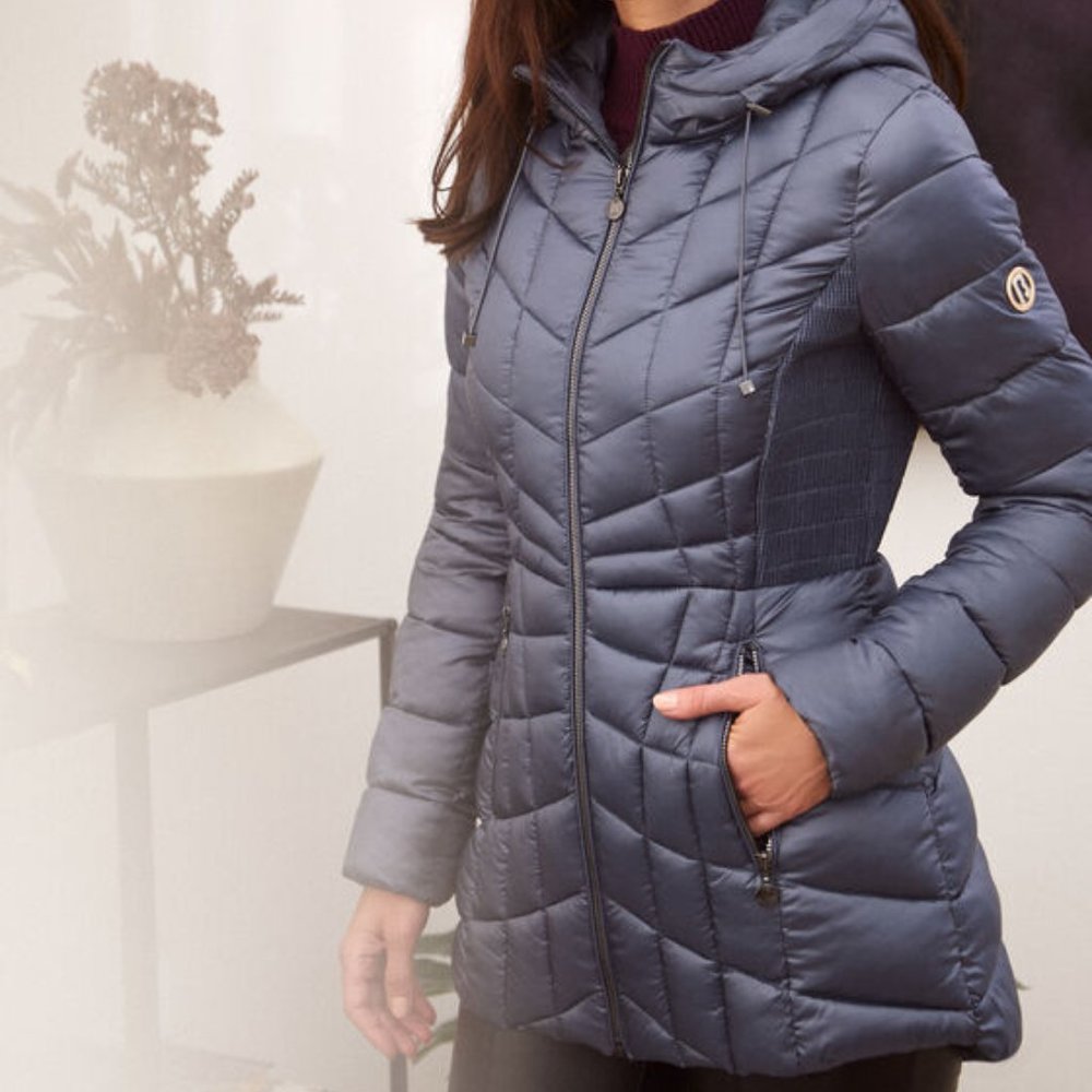Bernardo women's quilted packable jacket sz Medium NWT